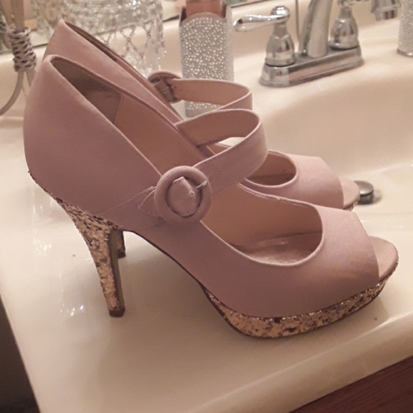 LIMELIGHT PEEPTOE MARYJANE HEELS - Picture 6 of 7
